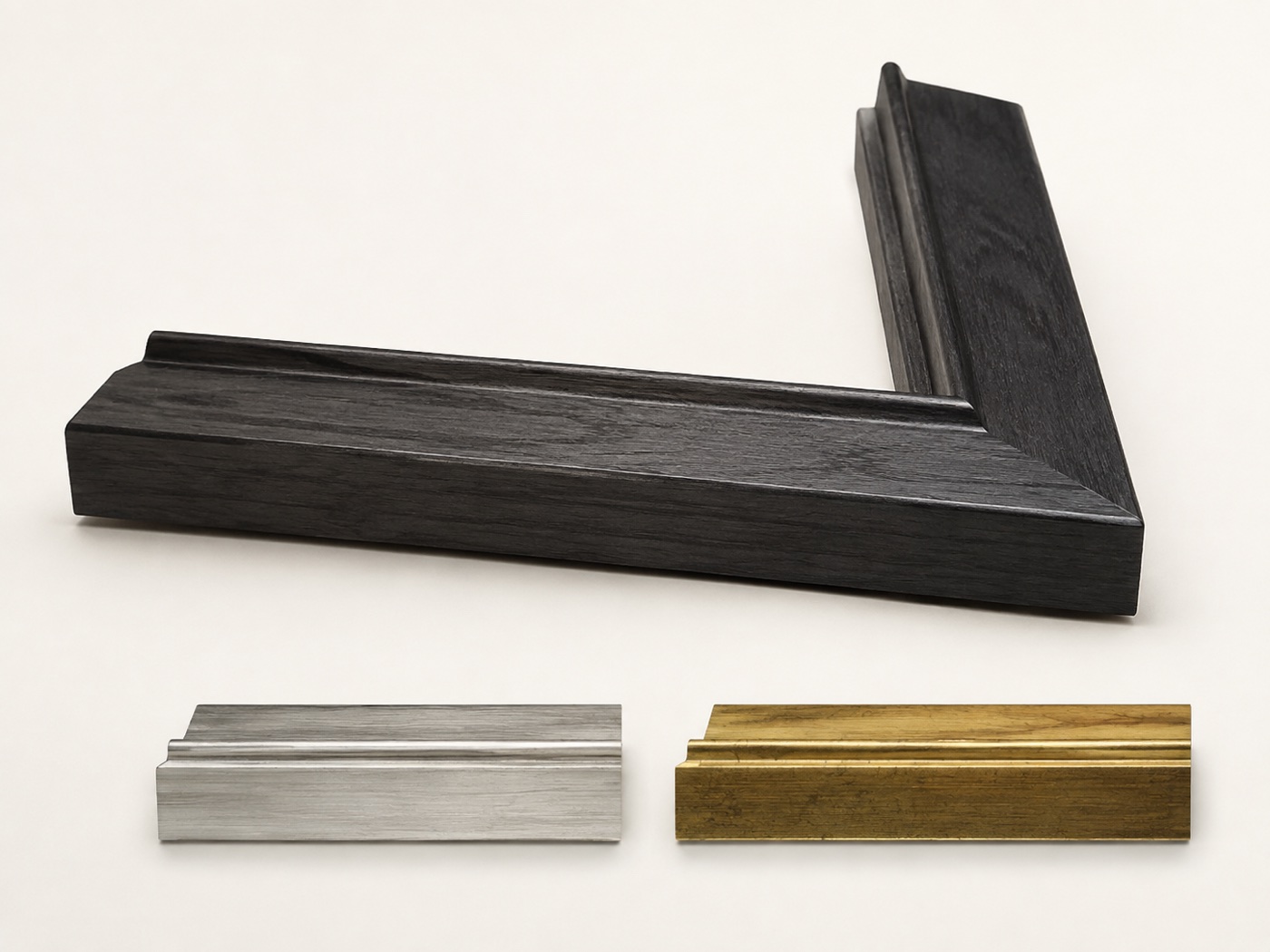 Studio presentation of the FC003 deep square black silver and gold PS moulding direction